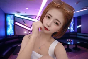 台中KTV包廂氣氛，女生在包廂內帶動氣氛的真實場景